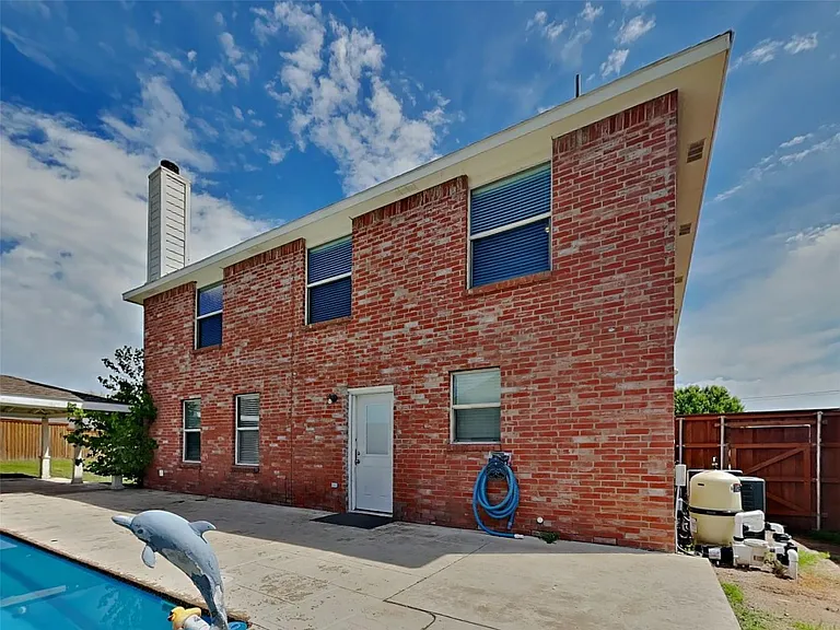 527 Laurel Ln — Photo 30