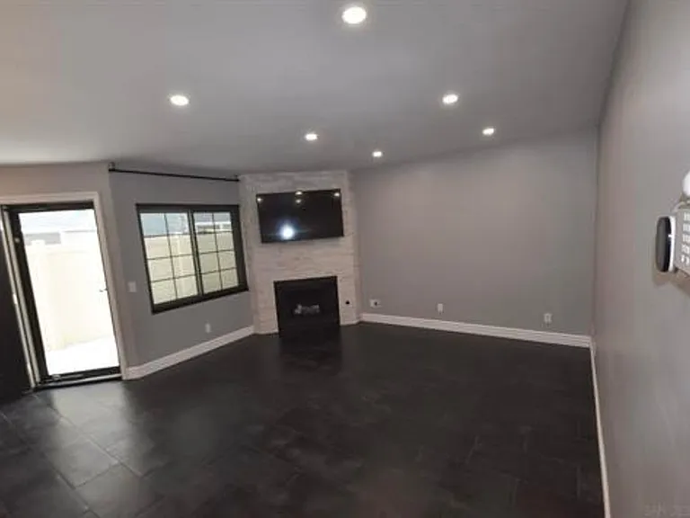 215 Elm Ave — Photo 9