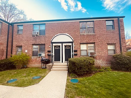 Rented by Silverstein Collection LLC  | media 8