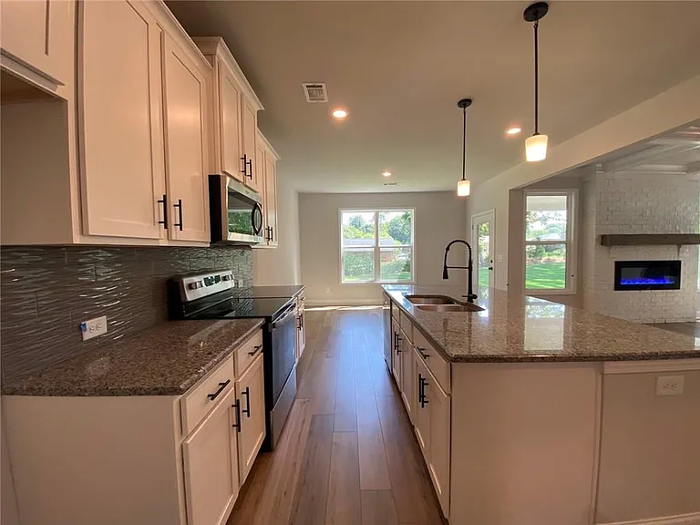5037 Silver Fox Trl — Photo 10