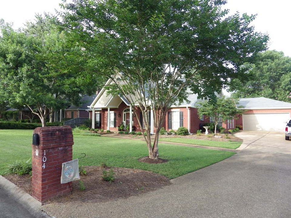 104 Winterset Drive
