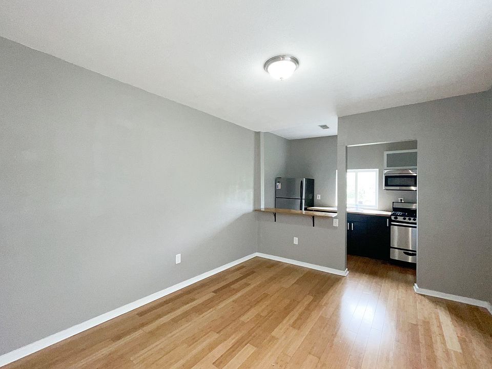 1st image of 1022 E Warrington Ave #2