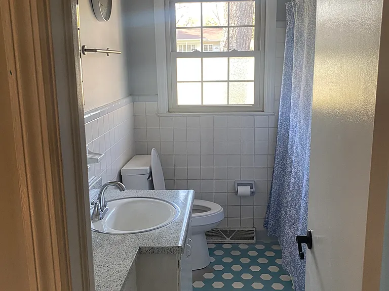 237 Belton Dr — Photo 5