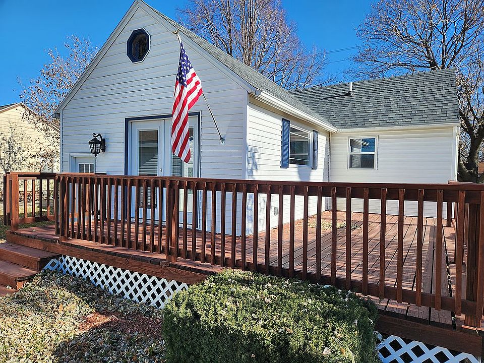 Back view from driveway