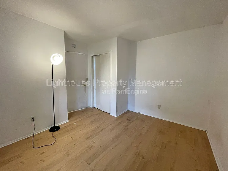 4211 Beechmount Ave — Photo 8
