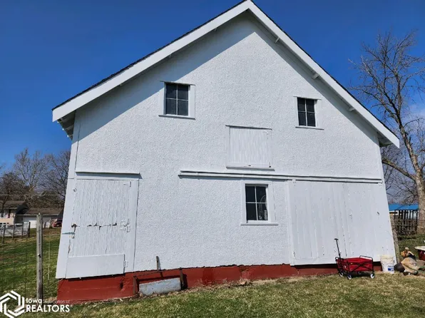 1153 Valley Dr, Centerville, IA 52544