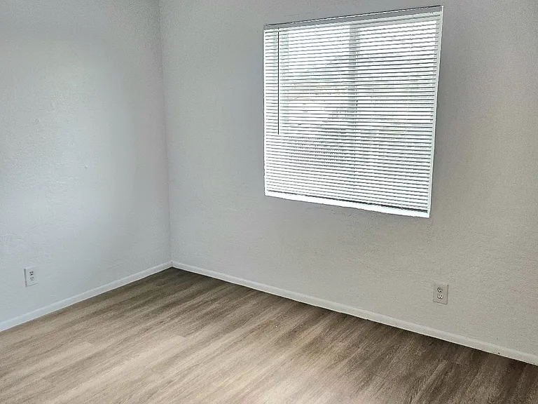 510 E Hatcher Rd #208 — Photo 8