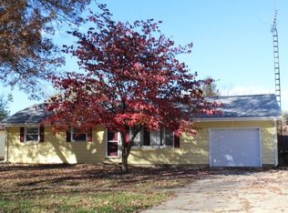 408 Essex Ave, Mattoon, IL 61938