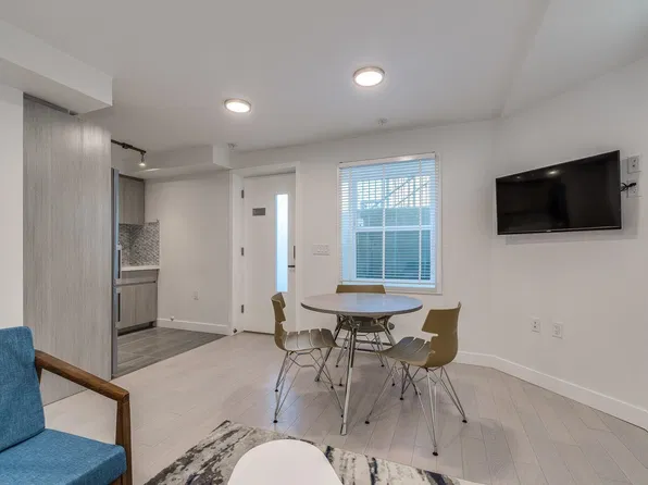 1429 Haro St, Vancouver, BC V6G 1G1