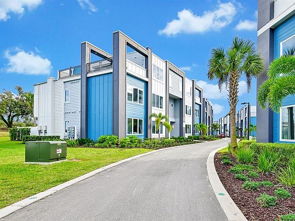 3rd image of 7740 Sandy Ridge Dr #113