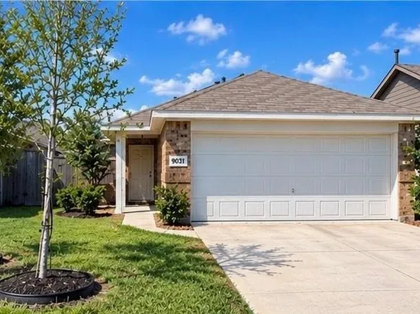 9031 Estes Lakes Dr, Baytown, TX 77521