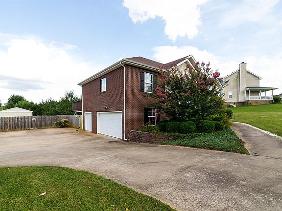 3rd image of 3327 Greenspoint Dr