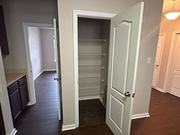 5th image of 4011 Burr Oak Pl
