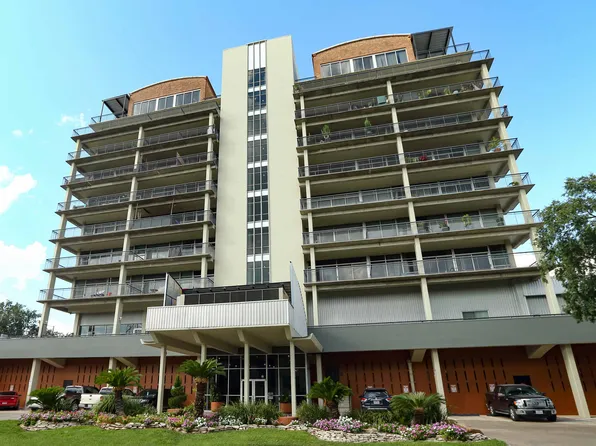 230 West Alabama Apartments