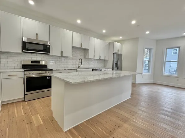 20 Broad St #4, Medway, MA 02053