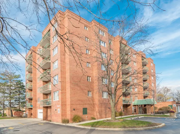 545 S River Rd APT 207A, Des Plaines, IL 60016
