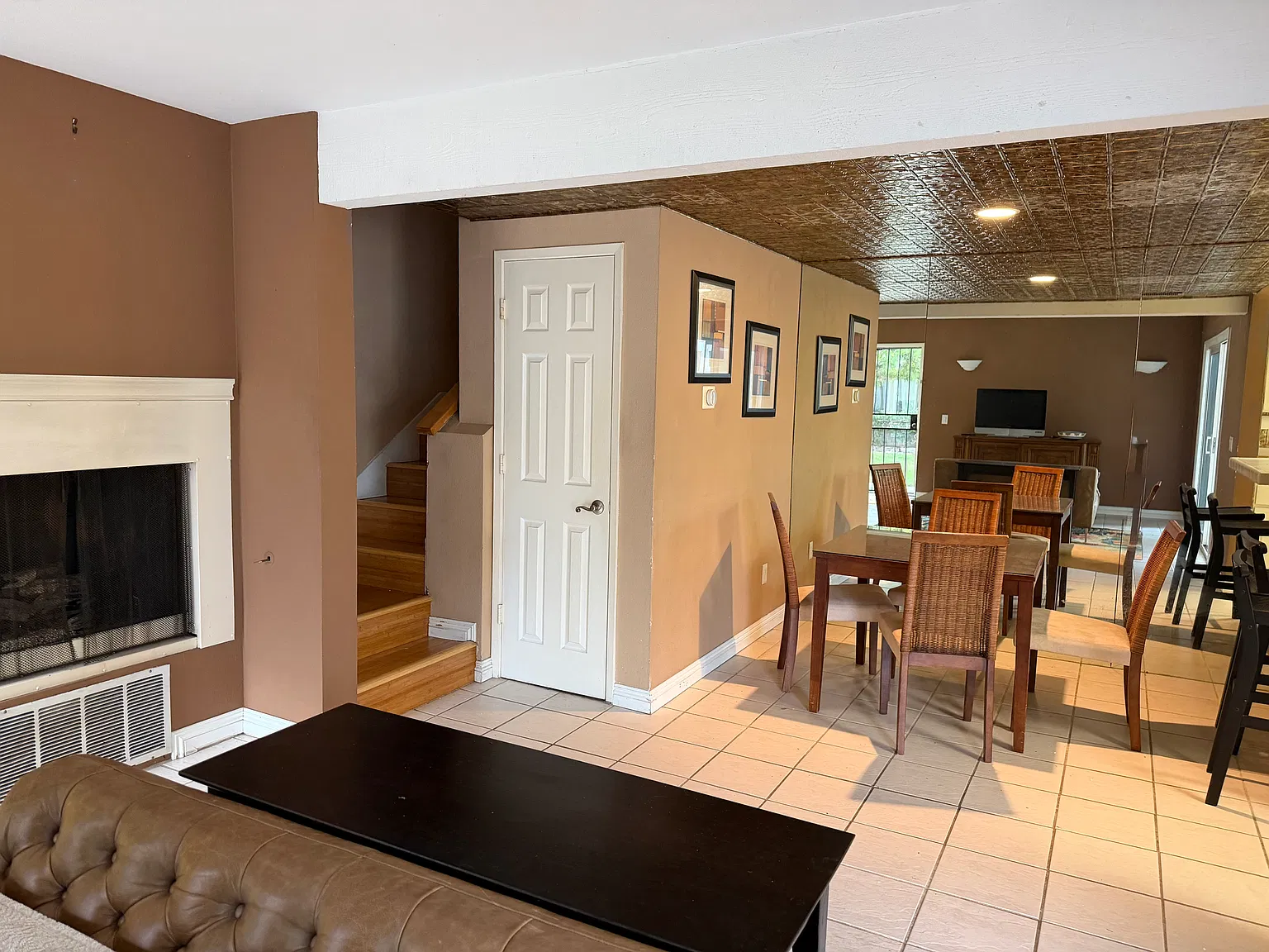3 bed, 2.5 bath, 1258 sqft, $3,900 — Photo 2