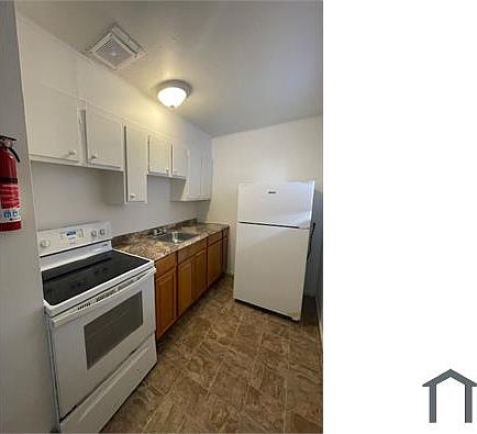 4th image of 83 Harvey Pl