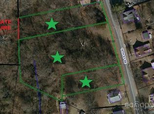 48 10th St SE, Hickory, NC 28602