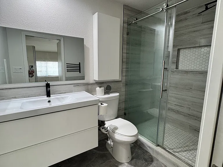 6752 Rostrata Ave — Photo 7