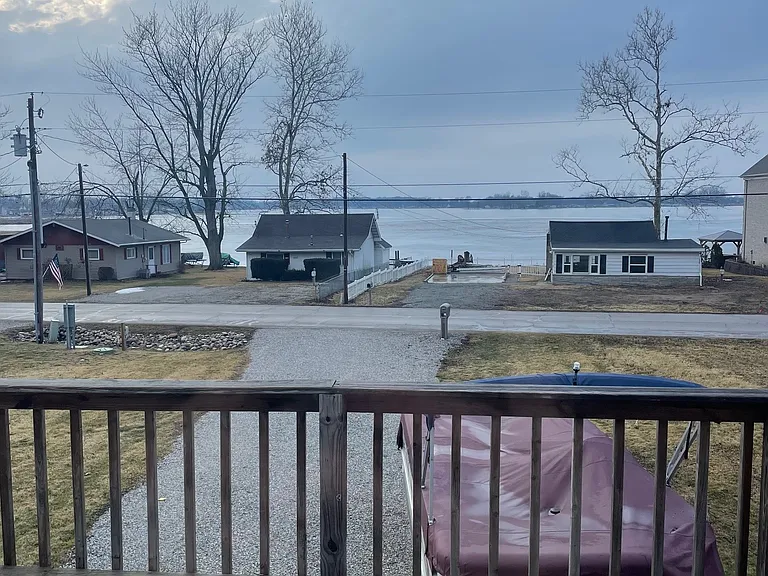 1074 Chapman Lake Dr — Photo 32