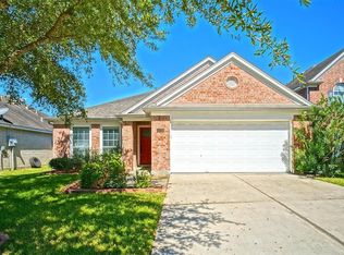 11915 Fountain Brook Dr, Pearland, TX 77584