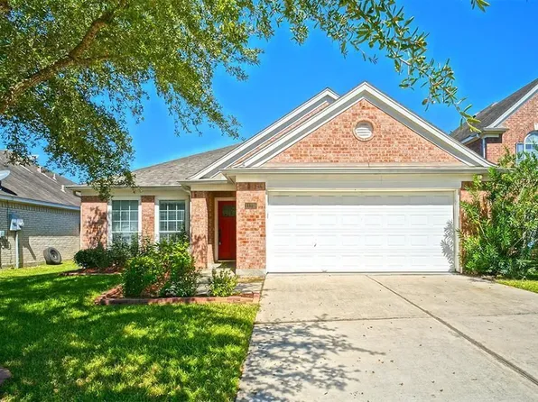 11915 Fountain Brook Dr, Pearland, TX 77584