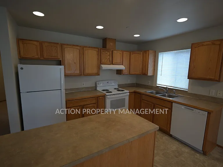 1312 Campbell Ave #8 — Photo 17