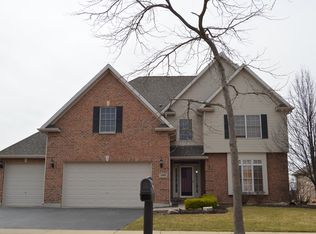 1080 Grayhawk Dr, Algonquin, IL 60102