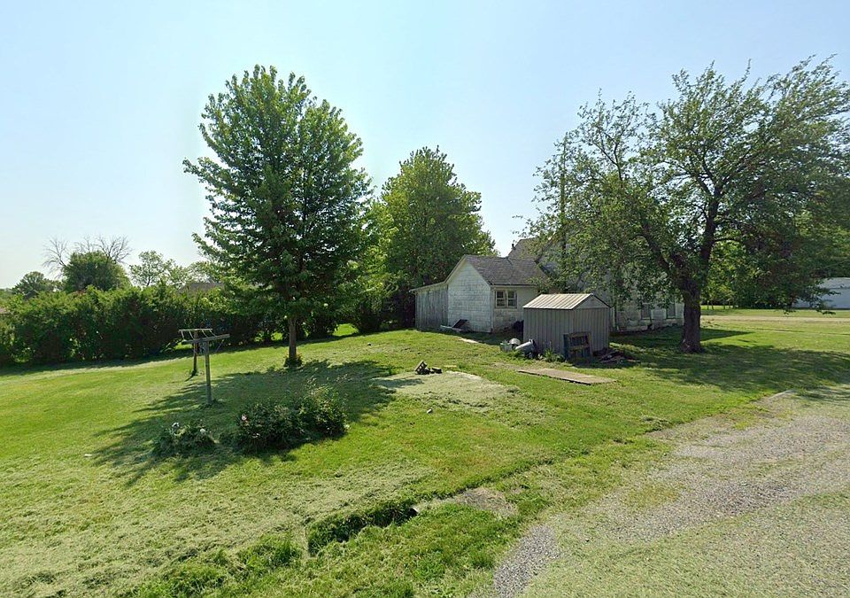 2nd image of 306 W Madison St