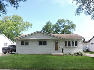 834 N Norman Ln, Wheeling, IL 60090