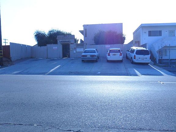 5th image of 3536 Euclid Ave