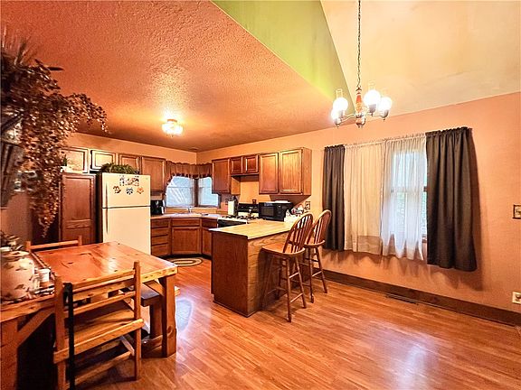 5th image of 2578 6th Street