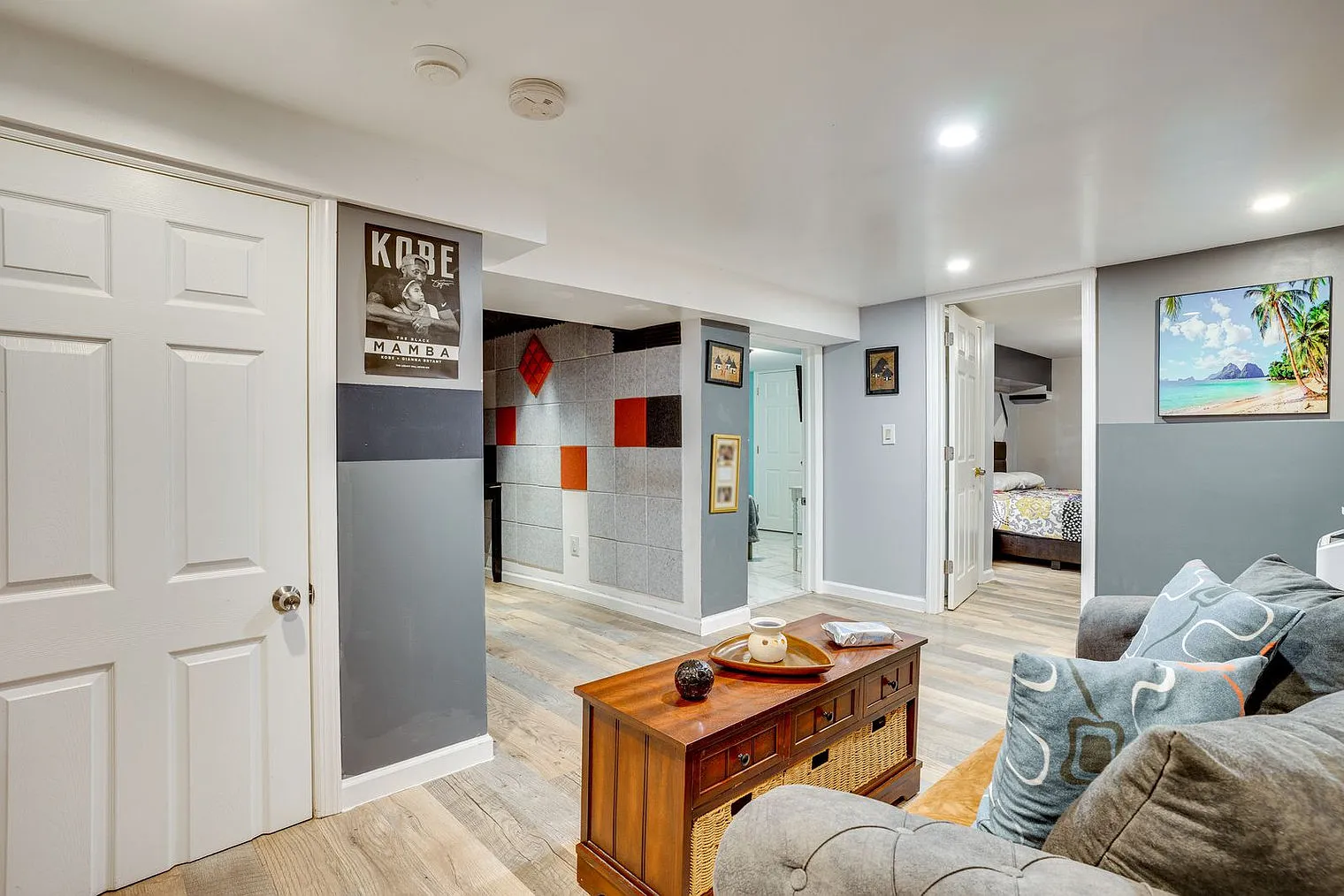 2 bed, 1.0 bath, 1496 sqft, $3,290 — Photo 4