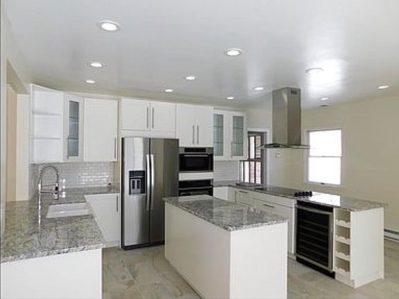 3rd image of 297 Sunrise Ln #297