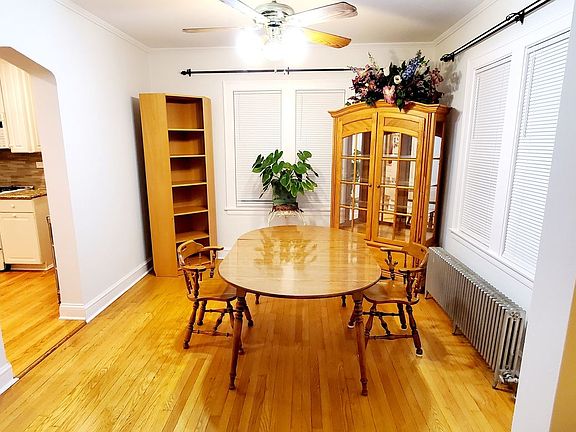 4th image of 2842 N Mason Ave