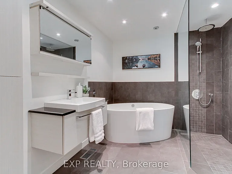 306 Sackville St #4 — Photo 13