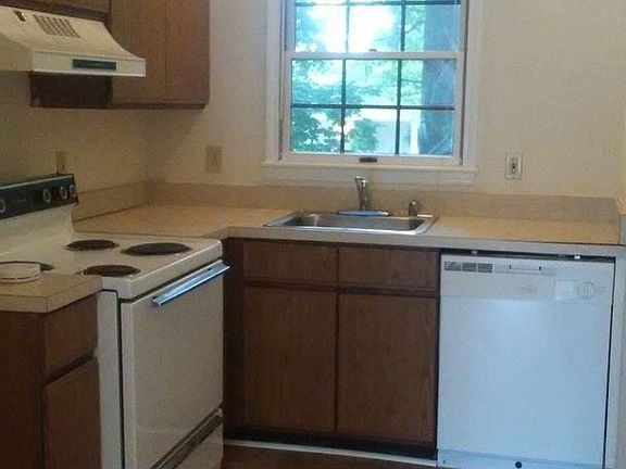 3rd image of 1323 E 10th St APT K