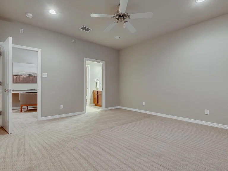 2816 Lubbock Ave — Photo 23