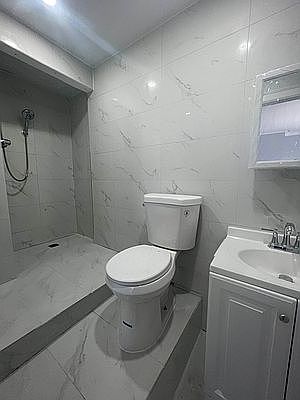 4th image of 4044 Barnes Ave Floor 1
