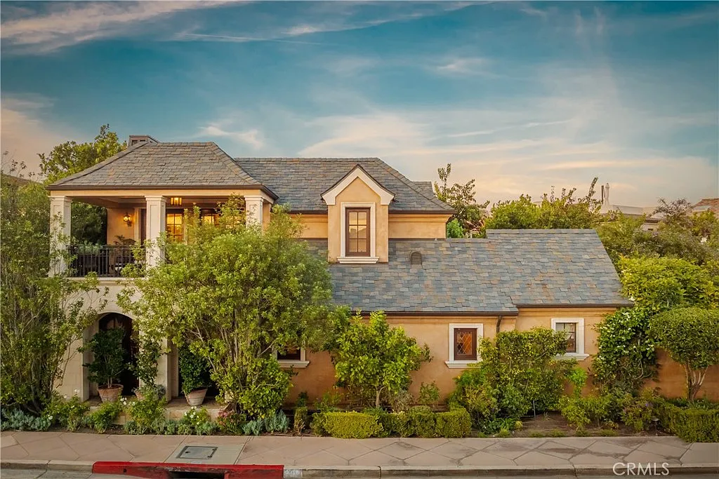 5 bed, 5.5 bath, 6483 sqft, $34,995 — Photo 1