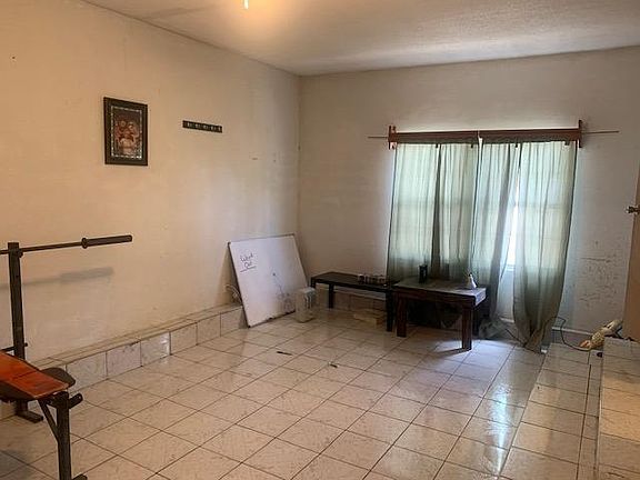 5th image of 444 Driftwood Ln
