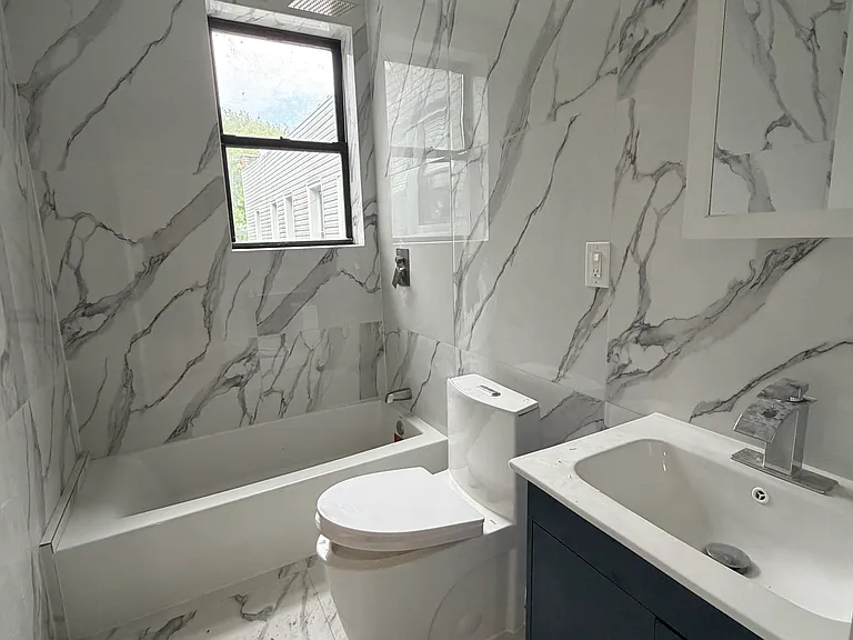 1311 Harrod Ave #2R — Photo 7
