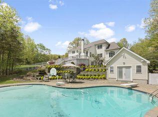 9 Surrey Ln, Long Valley, NJ 07853