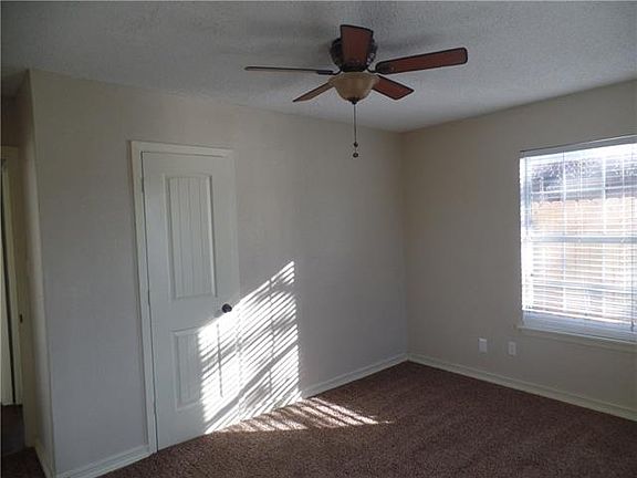 4th image of 1012 Brown Trl