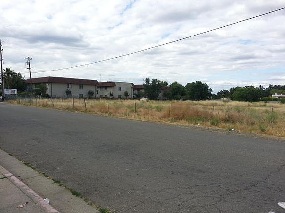 4th image of 0000 Bruce Dr