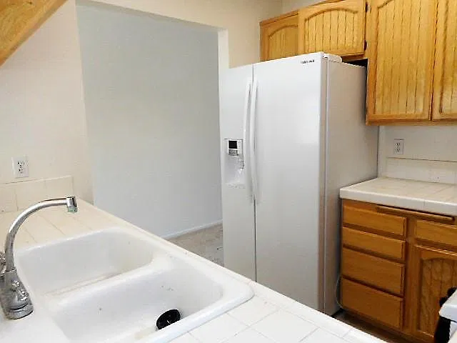 2 bed, $3,650 — Photo 4