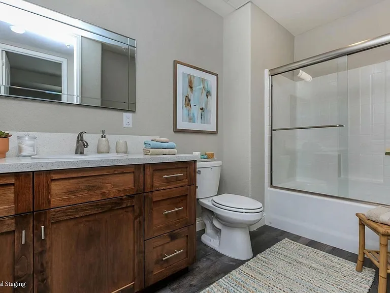 Drew Court Apartments — Photo 5