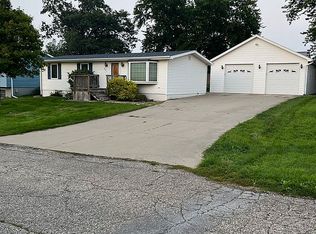 601 Drury Ln, Le Grand, IA 50142