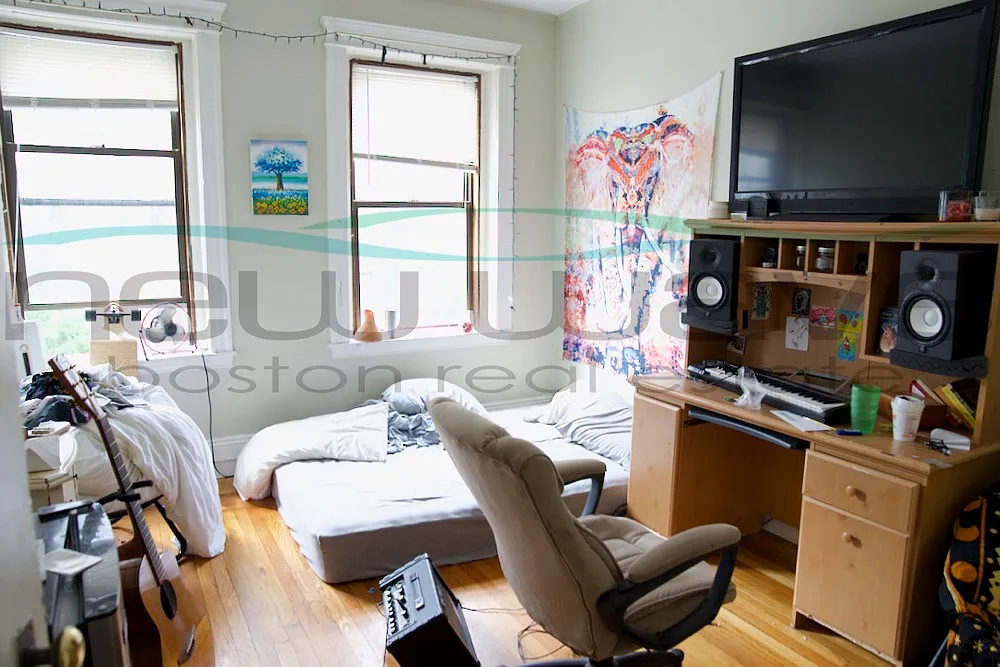 2 bed, 800 sqft, $3,600 — Photo 4